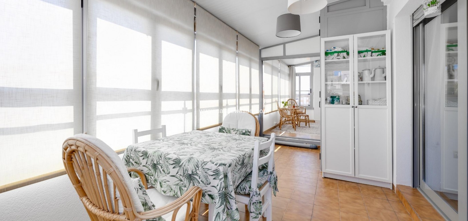 Sale - Apartment - Torrevieja - Centro