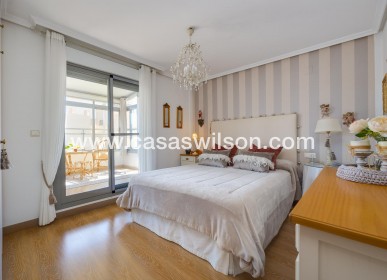 Sale - Apartment - Torrevieja - Centro