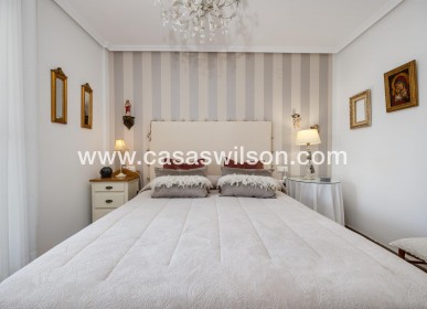 Sale - Apartment - Torrevieja - Centro