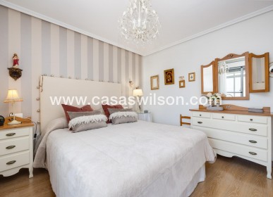 Sale - Apartment - Torrevieja - Centro