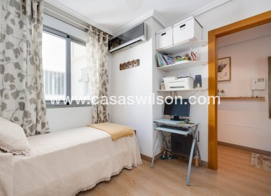 Sale - Apartment - Torrevieja - Centro