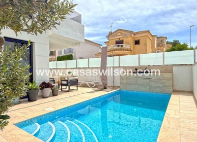 Sale - Villa - Orihuela Costa - Villamartín