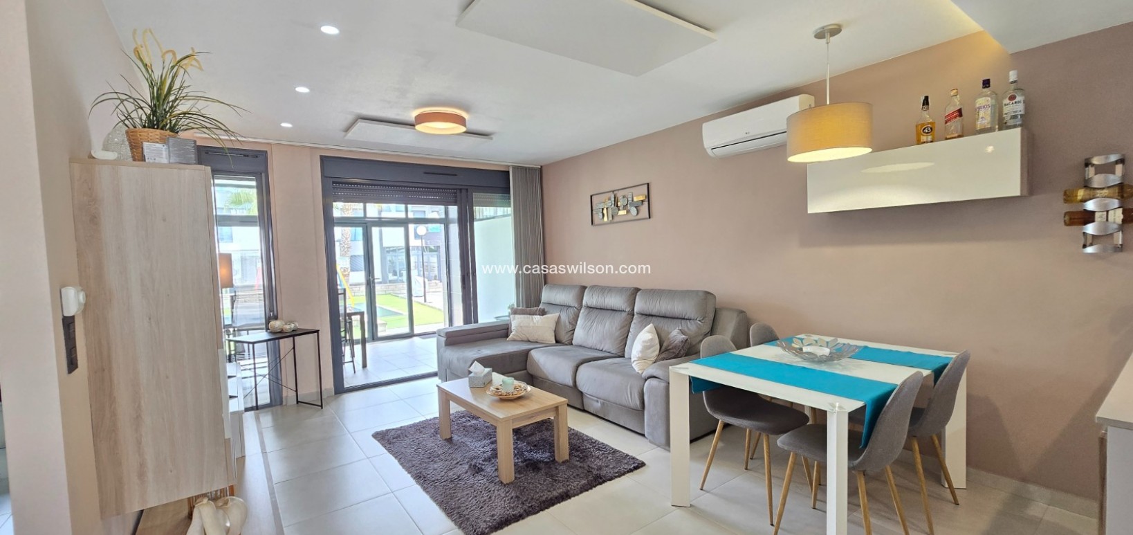 Sale - Apartment / Flat * - Orihuela Costa * - Punta Prima *