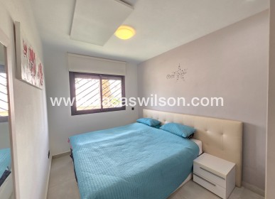 Sale - Apartment / Flat * - Orihuela Costa * - Punta Prima *