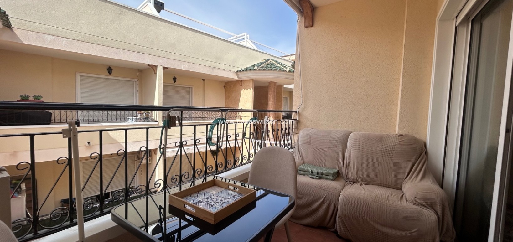 Sale - Apartment - Jacarilla