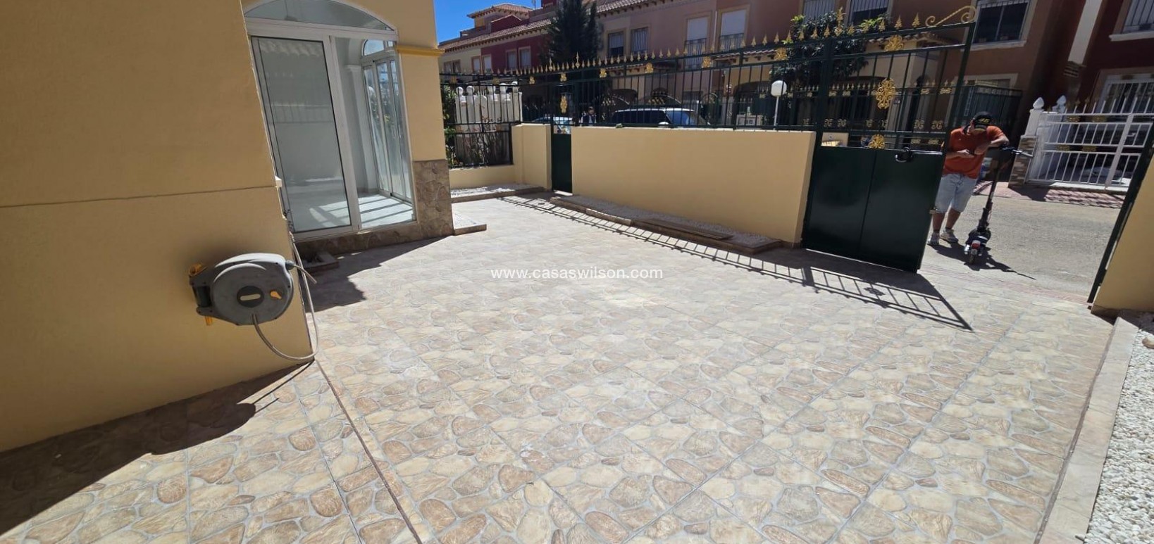 Sale - Apartment - Torrevieja - Torretas