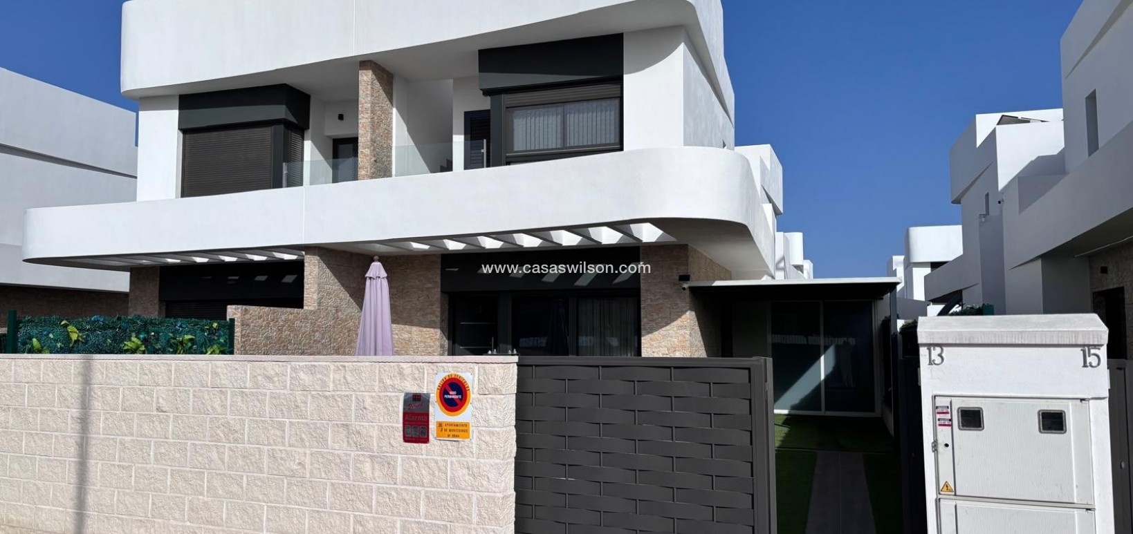 Venta - Chalet - Los Montesinos - La Herada