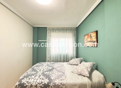 Sale - Bungalow - Torrevieja - Centro