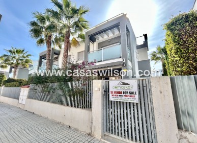 Sale - Apartment - Punta Prima - Costa Blanca