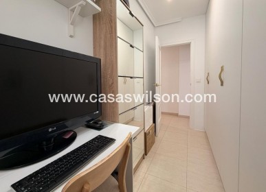 Sale - Apartment - Torrevieja - Centro