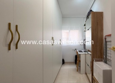 Sale - Apartment - Torrevieja - Centro