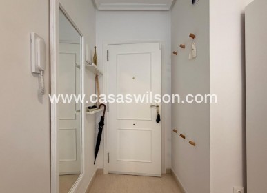 Sale - Apartment - Torrevieja - Centro