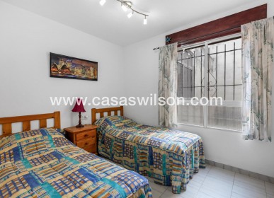 Sale - Bungalow - Torrevieja - Centro