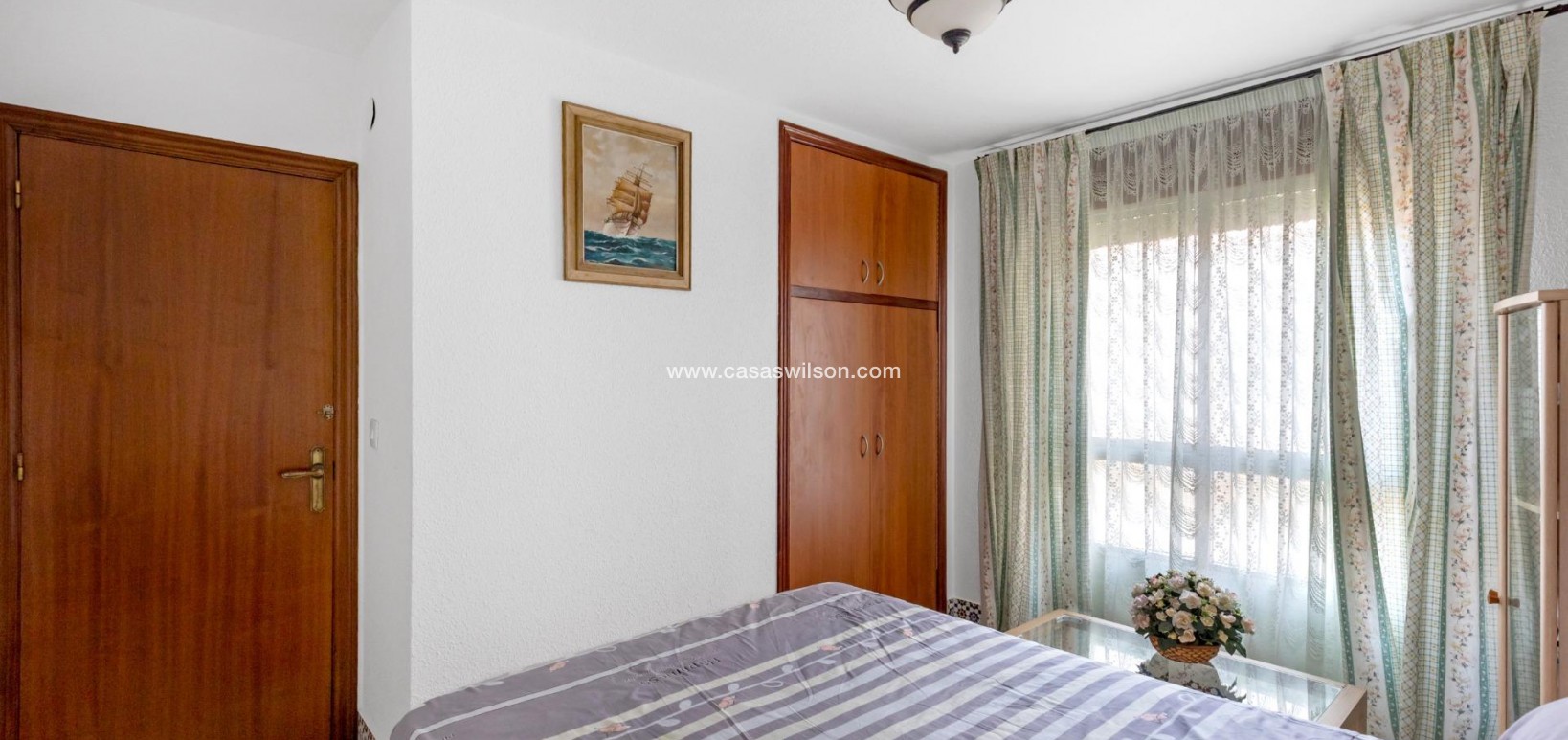 Sale - Bungalow - Torrevieja - Centro