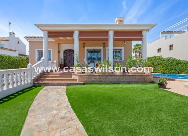 Sale - Villa - Torrevieja - La Mata