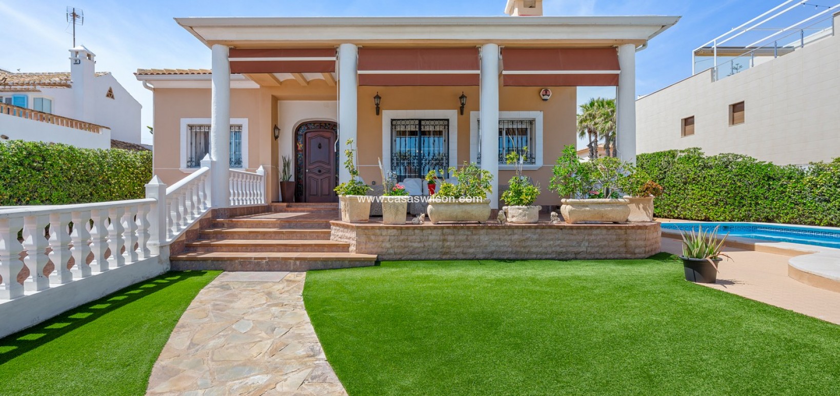 Sale - Villa - Torrevieja - La Mata