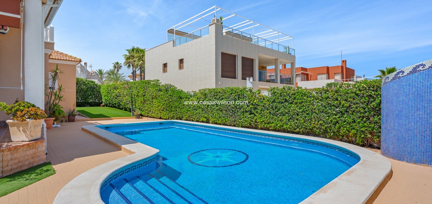 Sale - Villa - Torrevieja - La Mata