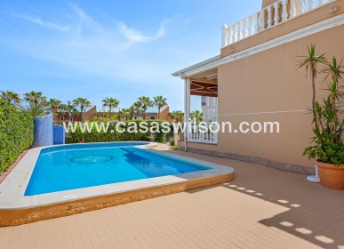 Sale - Villa - Torrevieja - La Mata
