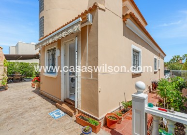 Sale - Villa - Torrevieja - La Mata