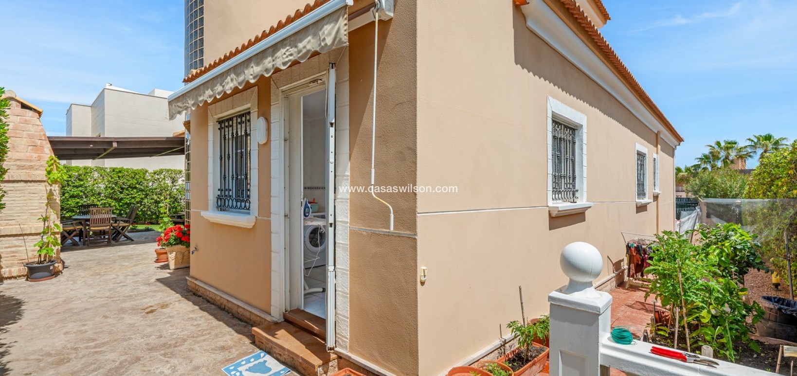 Sale - Villa - Torrevieja - La Mata