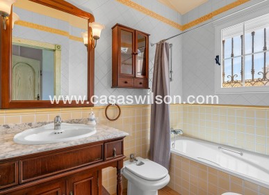 Sale - Villa - Torrevieja - La Mata