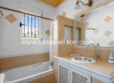 Sale - Villa - Torrevieja - La Mata