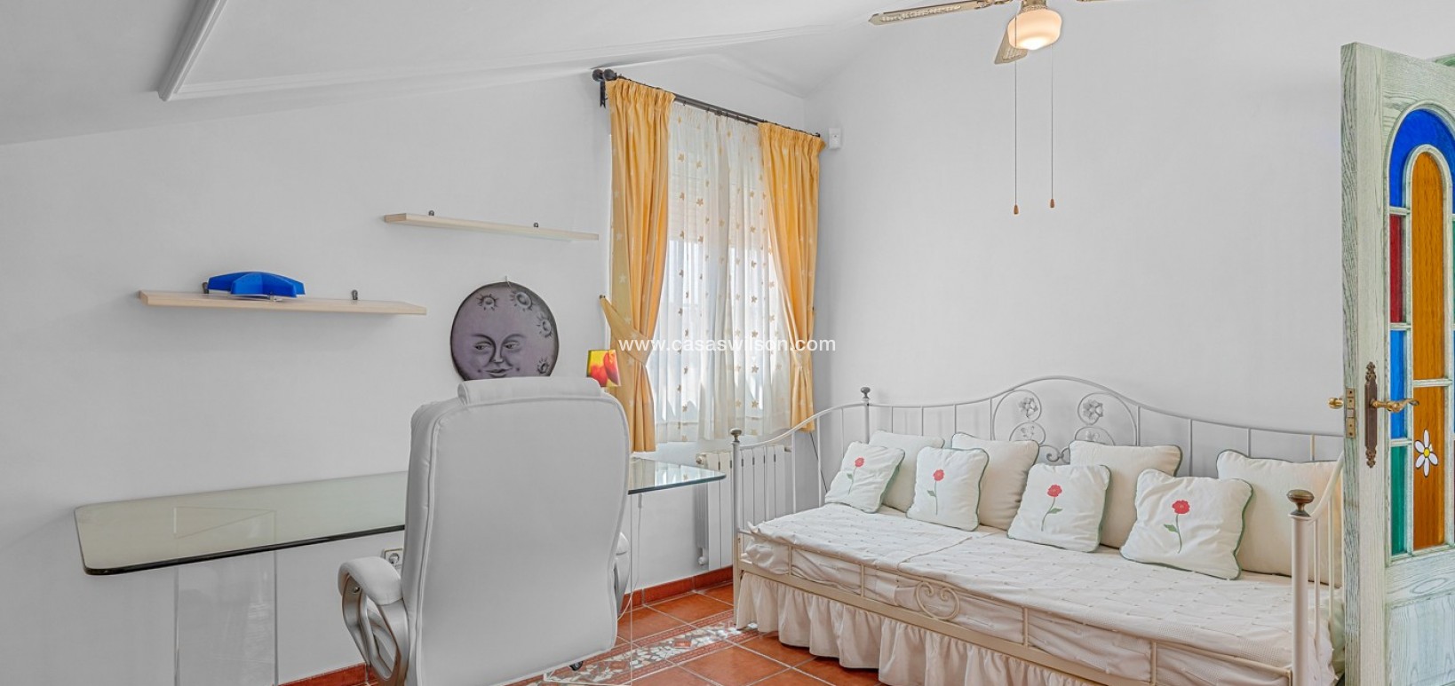 Sale - Villa - Torrevieja - La Mata