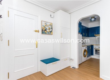 Sale - Apartment - Torrevieja - Centro