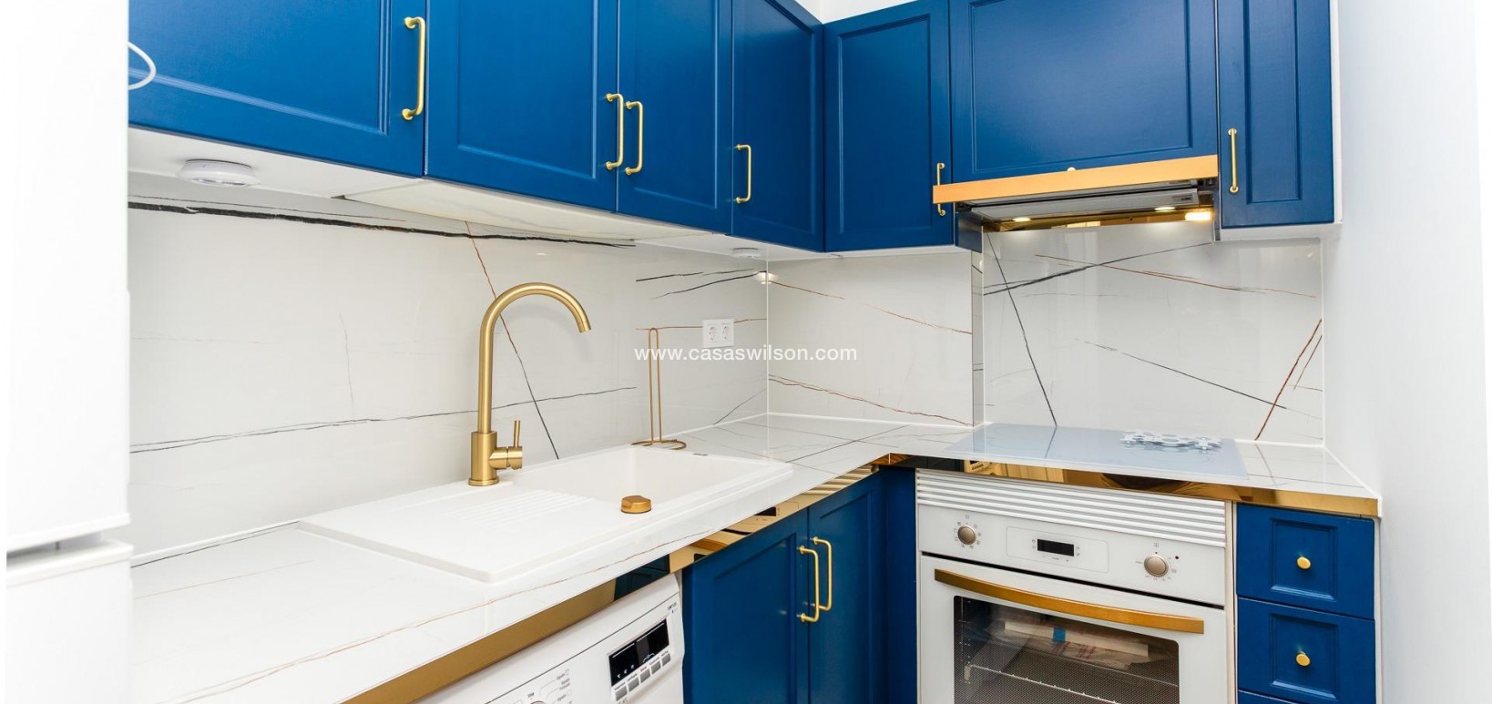 Sale - Apartment - Torrevieja - Centro