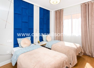 Sale - Apartment - Torrevieja - Centro
