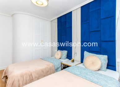 Sale - Apartment - Torrevieja - Centro