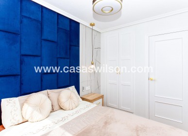 Sale - Apartment - Torrevieja - Centro