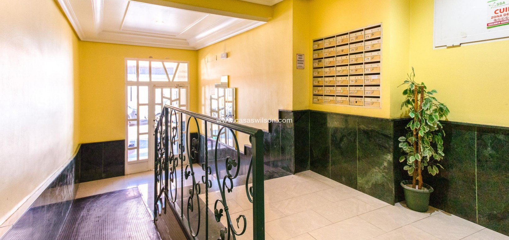 Sale - Apartment - Torrevieja - Centro