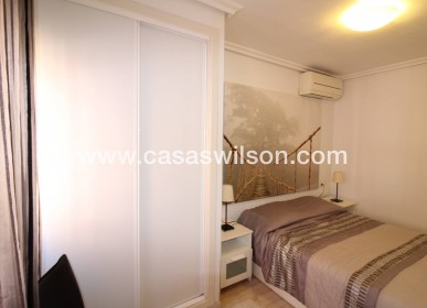 Sale - Apartment - Torrevieja - Centro