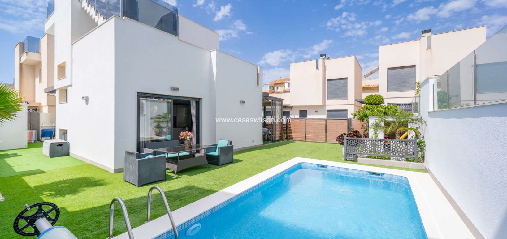 Sale - Villa - Torrevieja