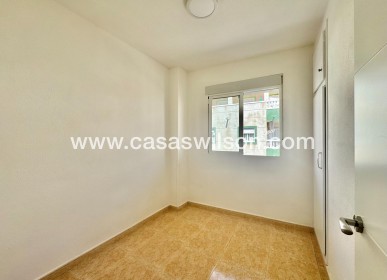 Sale - Apartment - Torrevieja - Centro