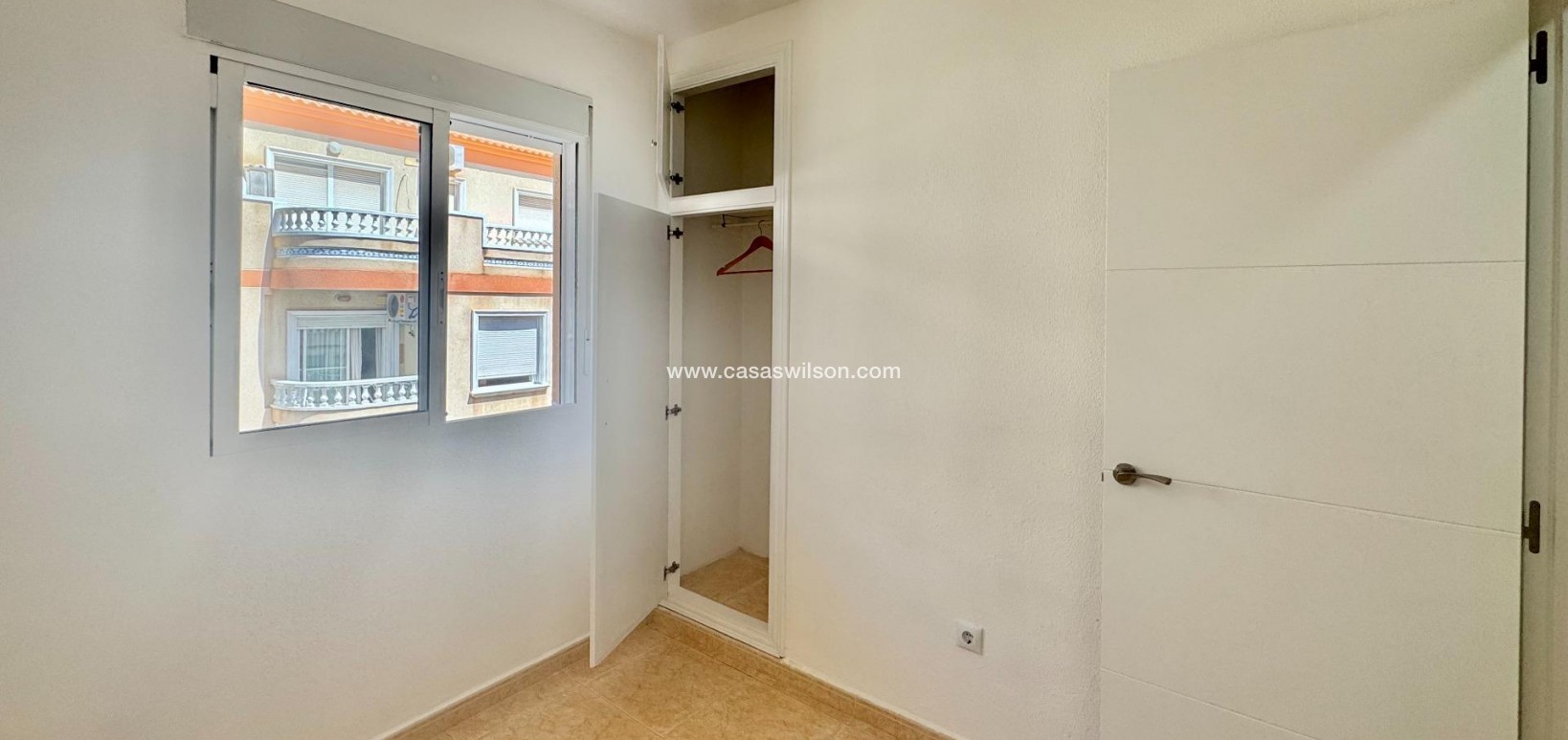Sale - Apartment - Torrevieja - Centro