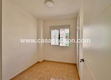 Sale - Apartment - Torrevieja - Centro