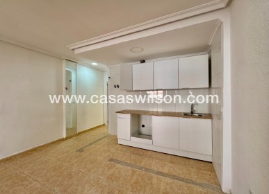 Sale - Apartment - Torrevieja - Centro