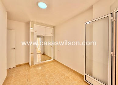 Sale - Apartment - Torrevieja - Centro