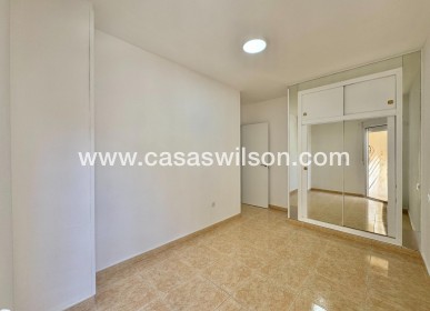Sale - Apartment - Torrevieja - Centro