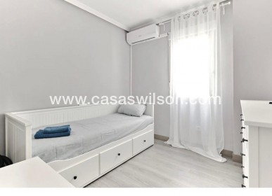 Sale - Apartment - Torrevieja - Centro