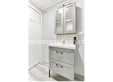 Sale - Apartment - Torrevieja - Centro