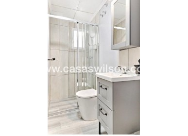 Sale - Apartment - Torrevieja - Centro