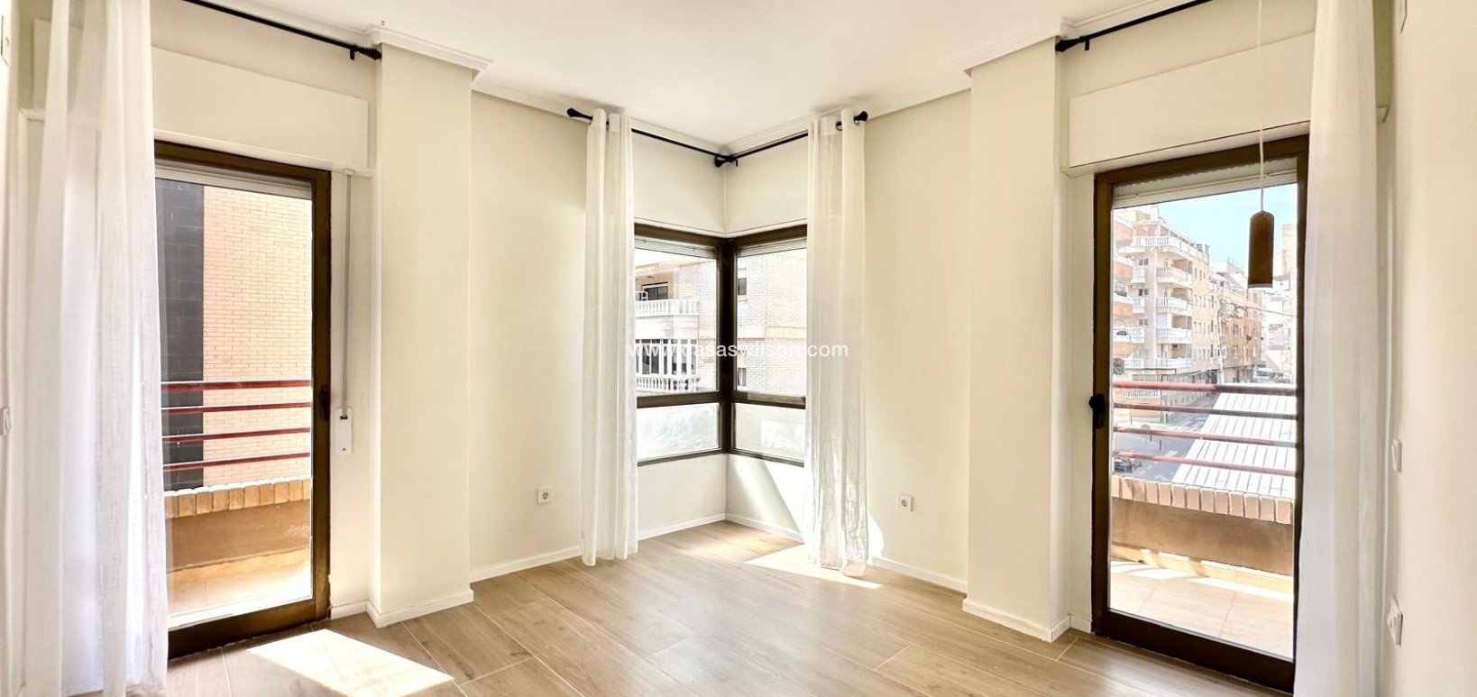 Sale - Apartment - Torrevieja - Centro