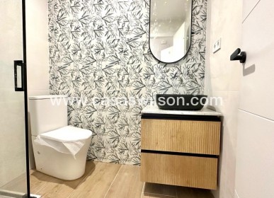 Sale - Apartment - Torrevieja - Centro