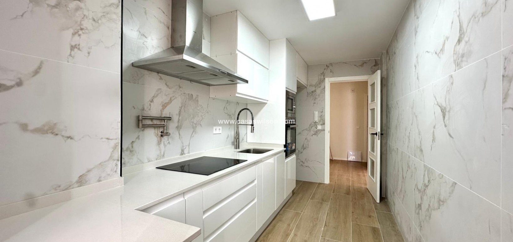 Sale - Apartment - Torrevieja - Centro