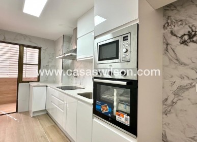 Sale - Apartment - Torrevieja - Centro