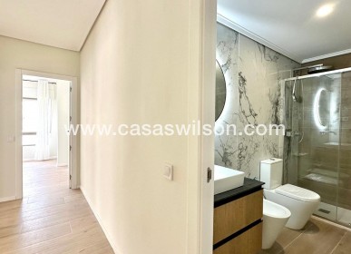 Sale - Apartment - Torrevieja - Centro