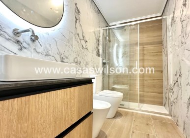 Sale - Apartment - Torrevieja - Centro